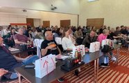 Teilnehmende Betriebsräte im Haupttagungsraum